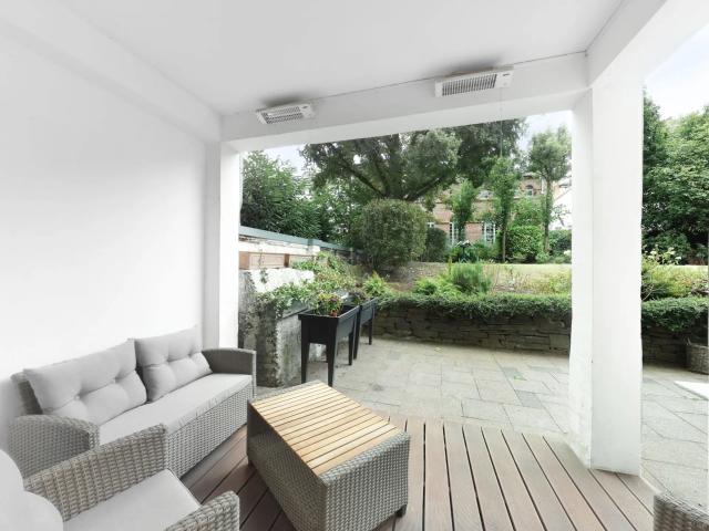 Helles, schickes, ruhiges vollmöblierte EG Terrassenapartment @ Cecilienallee