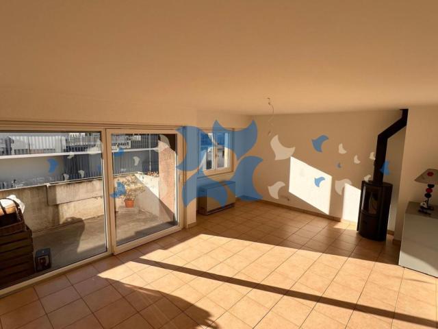 Helles Penthouse mit 4,5 Zimmern im Herzen von Fully – atemberaubende Aussicht und toller Preis