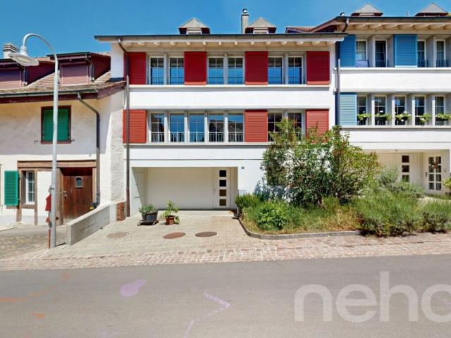 Helles Reihenhaus mit 250 m2 Wohnfläche und Garten in Buchthalen
