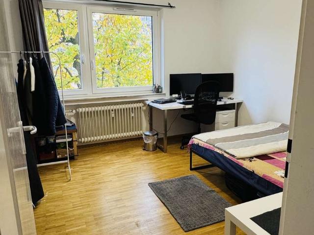Helles und ruhiges möbliertes WG Zimmer 18 m² in toller Lage
