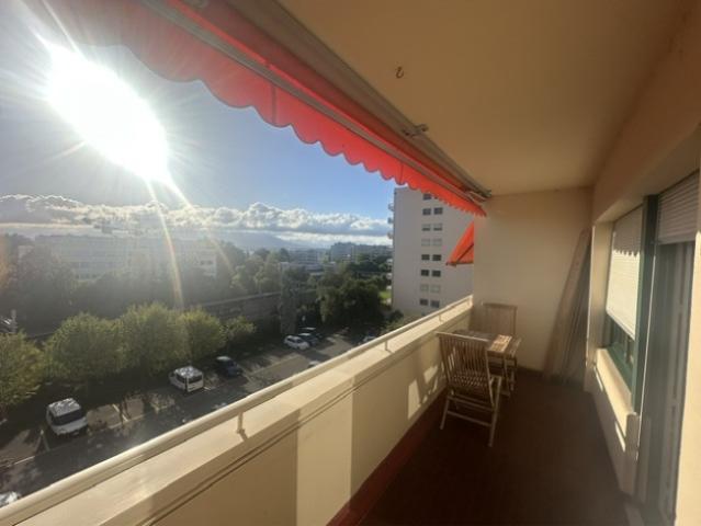 Helles Überquerungsapartment, Blick auf die Alpen und den See!