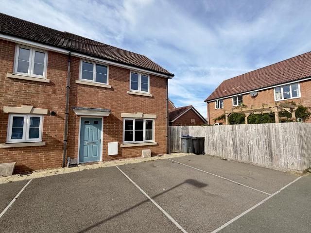 Helliker Close, Hilperton, TROWBRIDGE 3 bed house to rent £1,300 pcm £300 pw