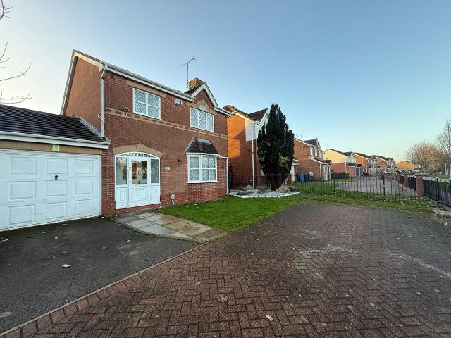 Helm Drive, Hull, Yorkshire HU9, 4 bed detached house to rent, £1,500 pcm | PrimeLocation