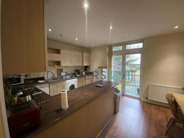 Helmdon Road, Leicester LE2 4 bed end of terrace house to rent £2,080 pcm £480 pw