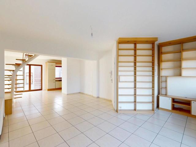 HELMET/HAMOIR 2 BEDROOMS + OFFICE 2 BATHROOMS