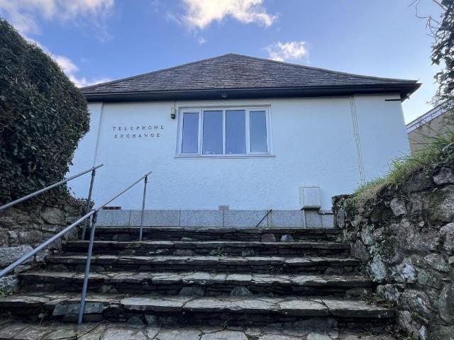 Helston Road, Penryn TR10 1 bed detached bungalow to rent £595 pcm £137 pw