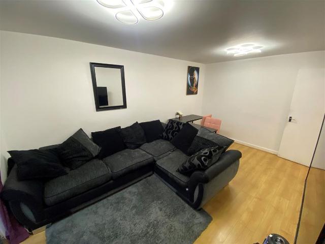 Hepworth Court, Stevenage SG2, 2 bed flat to rent, £1,200 pcm | PrimeLocation
