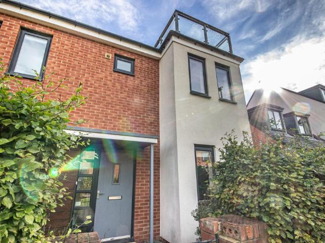 Hepburn Avenue, Newcastle upon Tyne. 5 bed detached house to rent £1,600 pcm £369 pw