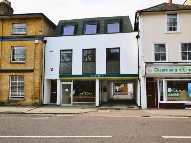 Hertford, Hertfordshire 2 bed apartment to rent £1,950 pcm £450 pw
