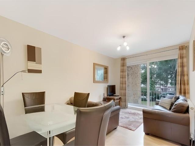 Hertford Lodge, Southfields SW19, 3 bed flat to rent, £2,600 pcm | PrimeLocation