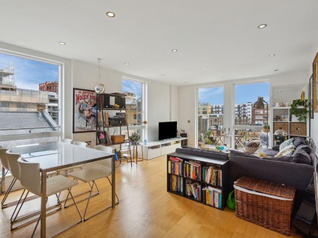 Hertford Road, De Beauvoir Town N1, 3 bed flat to rent, £4,100 pcm | PrimeLocation
