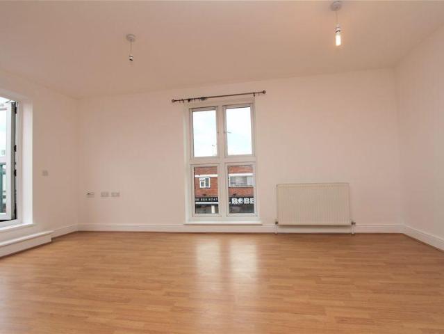 Hertford Road EN3 1 bed flat to rent £1,450 pcm £335 pw
