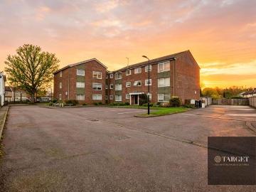 Hertford Road EN3, 2 bed flat to rent, £1,850 pcm | PrimeLocation