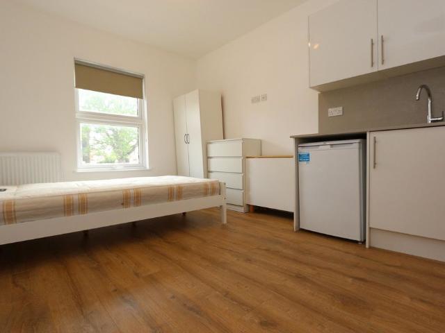 Hertford Road, Enfield EN3, Property to rent, £900 pcm | PrimeLocation