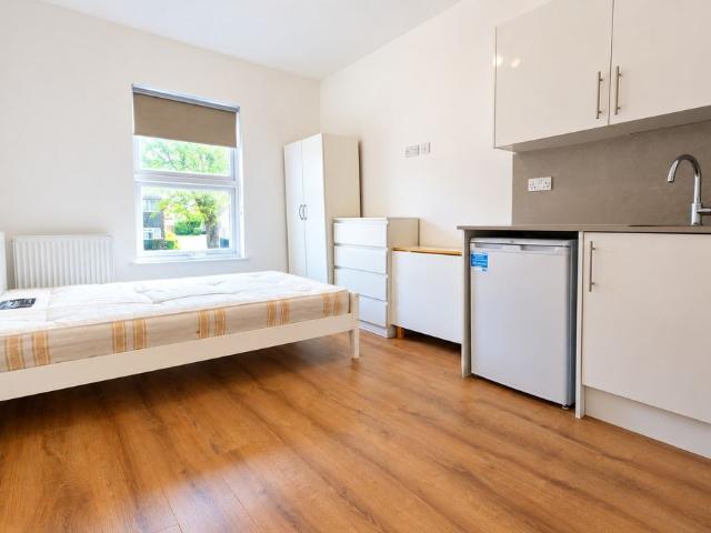Hertford Road, Enfield EN3, Studio to rent, £850 pcm | PrimeLocation