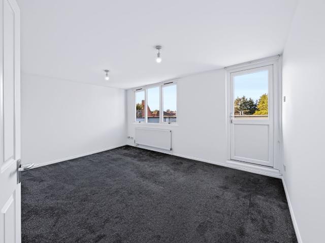 Hertford Road, Enfield EN3, 1 bed flat to rent, £1,400 pcm | PrimeLocation