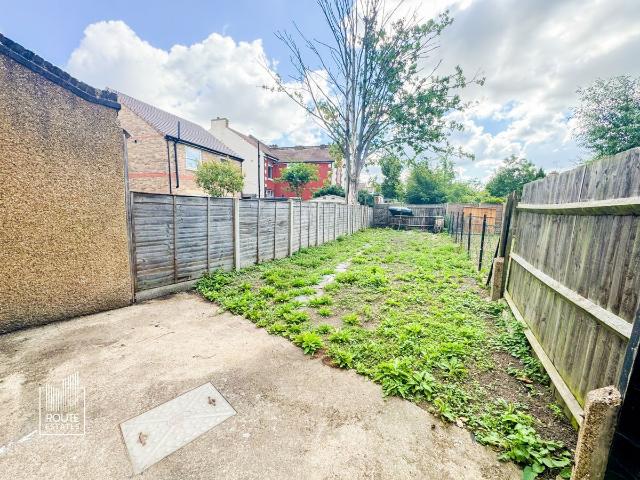 Hertford Road, Enfield EN3, 1 bed flat to rent, £1,500 pcm | PrimeLocation