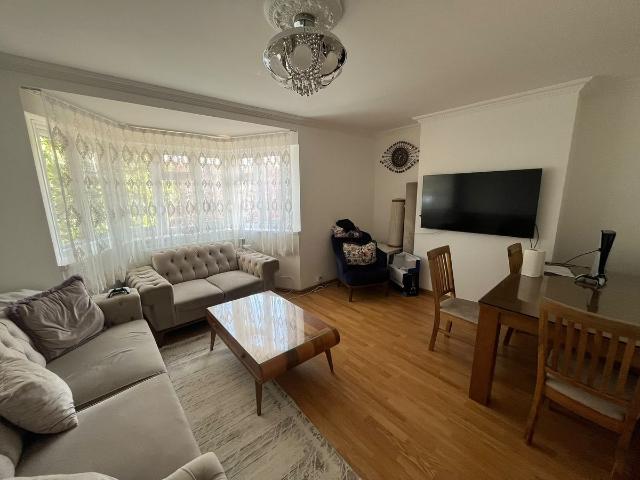 Hertford Road, Enfield EN3, 2 bed flat to rent, £2,000 pcm | PrimeLocation