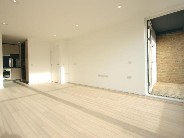 Hertford Road, London, N1 5ET