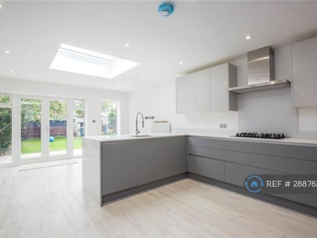 Hertford Road, London, N2 4 bed semi detached house to rent £3,950 pcm £912 pw