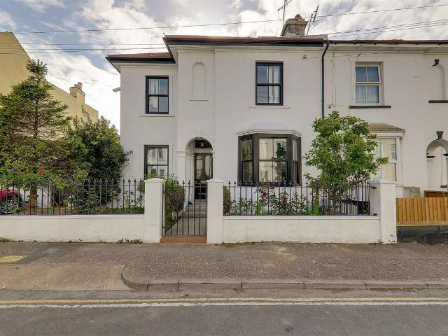 Hertford Road, Worthing BN11, 9 bed shared accommodation to rent, £700 pcm | PrimeLocation