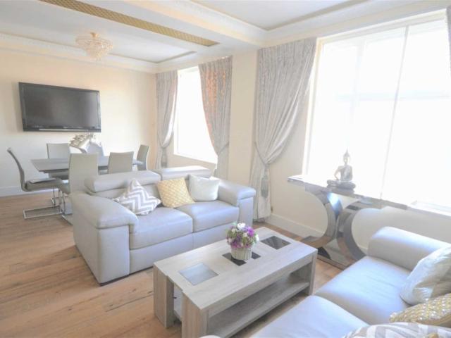 Hertford Street, Mayfair W1J, 2 bed flat to rent, £5,200 pcm | PrimeLocation