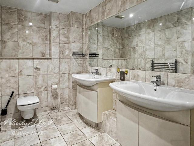 Hertsmere Road, LONDON 2 bed apartment to rent £2,700 pcm £623 pw