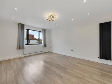 Hervey Close, London N3, 3 bed flat to rent, £2,900 pcm | PrimeLocation