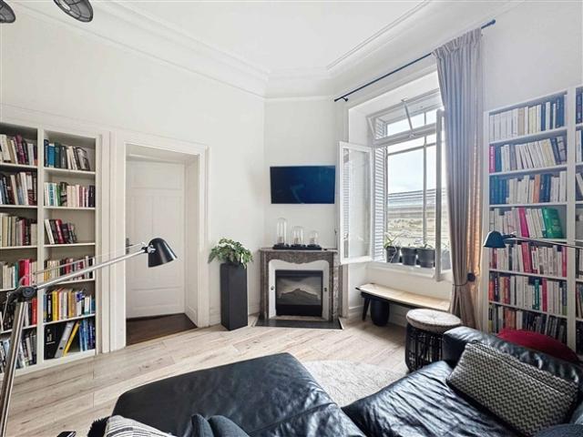 Hervorragend 3,5 p von 98 m2 Eleganz der Zeit