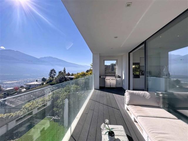 Hervorragende moderne Villa mit Schwimmbad und Wellnessbereich