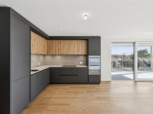 Wunderschöne 3,5 Zimmer Neubauwohnung mit Terrasse und Garten ab sofort verfügbar!