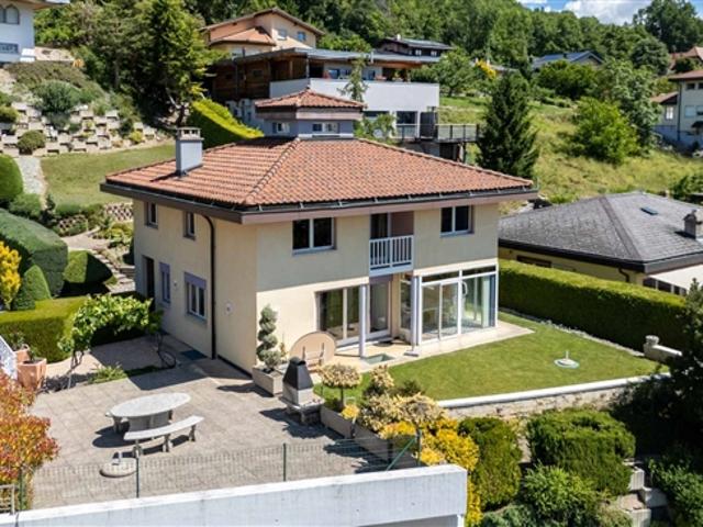 Hervorragende außergewöhnliche Villa – Großzügige Räume – Panoramablick