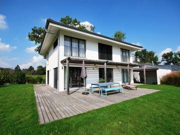Hervorragende freistehende Villa mit 6,5 Zimmern