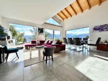 Hervorragende jüngste Villa, bestehend aus zwei Wohnungen