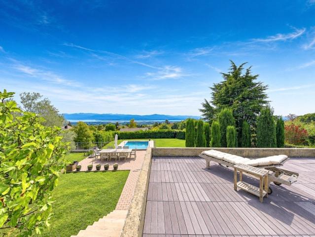 Hervorragende Villa mit Blick auf den Genfersee, die Alpen und den Mont Blanc
