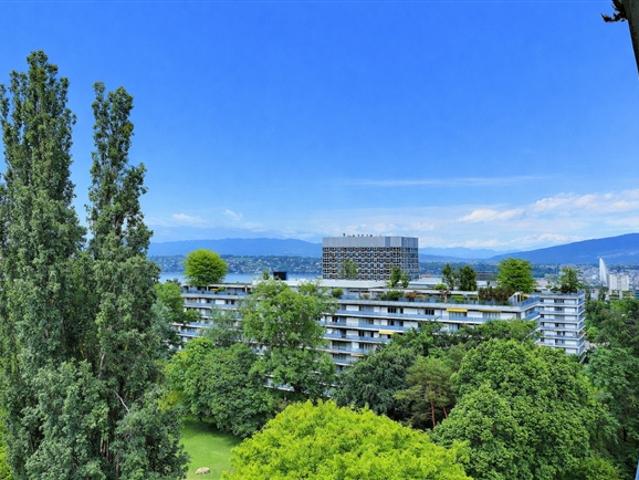 Hervorragende Wohnung auf einem Hochgeschoss mit Schwimmbad in Lebensrente ohne Miete
