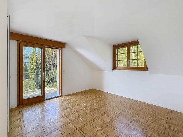 Hervorragende 2,5 Zimmer Wohnung von 72 m² mit Balkonen und wunderschönem Blick auf den See
