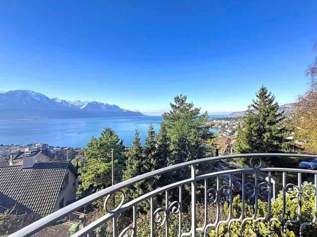 Hervorragende 2,5 Zimmer Wohnung von 72 m² mit Balkonen und wunderschönem Blick auf den See