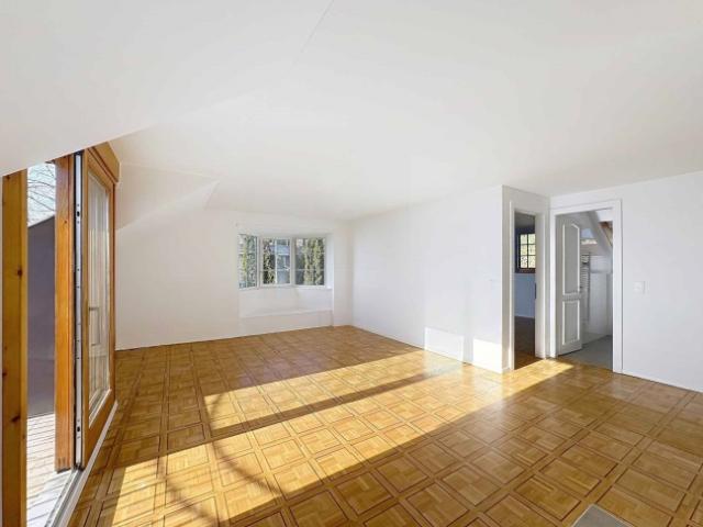 Hervorragende 2,5 Zimmer Wohnung von 72 m² mit Balkonen und wunderschönem Blick auf den See