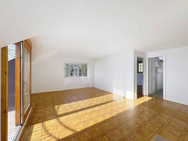 Hervorragende 2,5 Zimmer Wohnung von 72 m² mit Balkonen und wunderschönem Blick auf den See