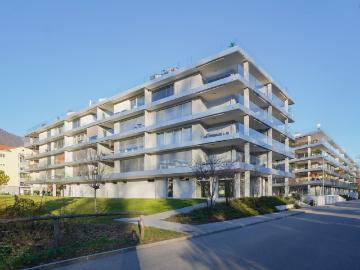 Hervorragende 2,5 Zimmer Wohnung von jüngster Errichtung