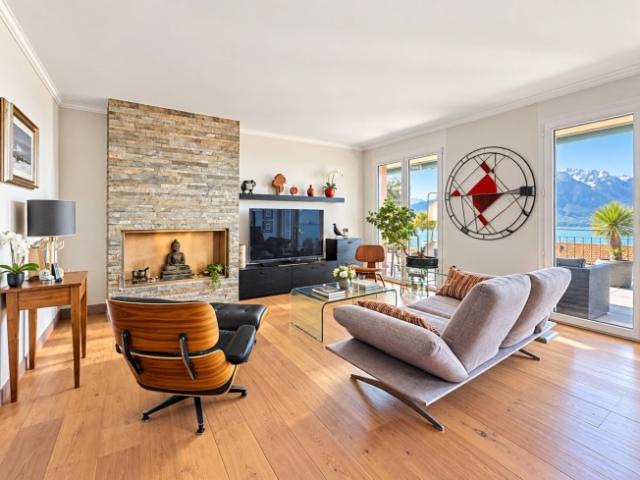 Hervorragende 3,5 Zimmer Wohnung mit großer Terrasse und atemberaubendem Seeblick
