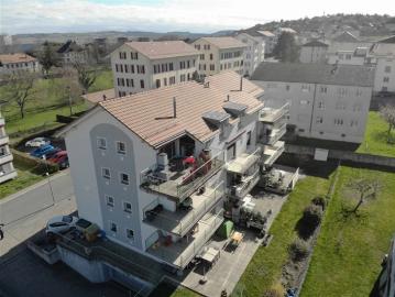 Hervorragende 41/2 Zimmer Wohnung im 1. Stock mit großem Eckbalkon und schönem freiem Blick, 2 Schritte vom Stadtzentrum entfernt, verkauft vermietet