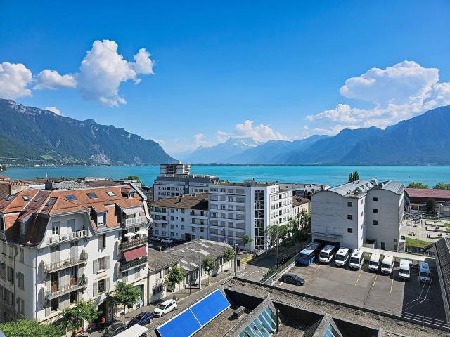 Superbe 4 Zimmer Dachgeschosswohnung mit großer Terrasse und Panoramablick
