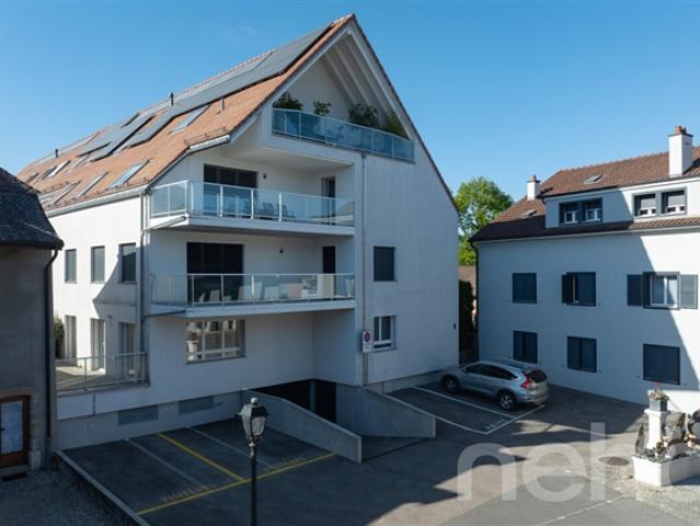 Hervorragende 5,5 Zimmer Wohnung mit Terrasse im Zentrum von Crassier