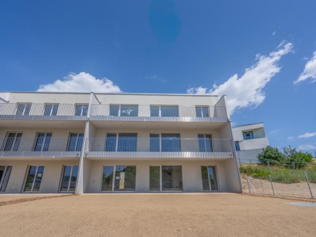 Hervorragendes Atelier im Erdgeschoss mit Terrasse und privatem Garten