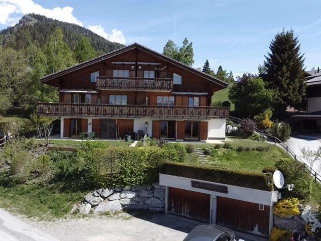 Hervorragendes Doppelhaus mit Garten, ungehinderter Panoramablick und Garage – ein unbestreitbarer Vorteil