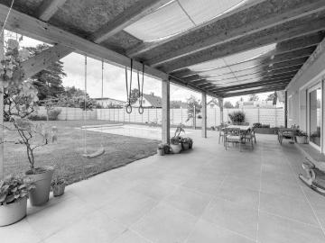 Hervorragendes Einfamilienhaus mit großem Garten, Terrasse und Garage
