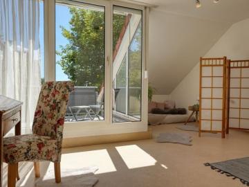 Herxheim: Ruhiges Apartment im 2. OG mit Dachterrasse nach Südwesten