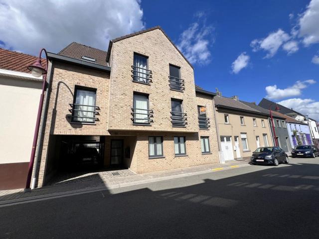 HERZELE – Ruim 2 slaapkamerappartement met terras
